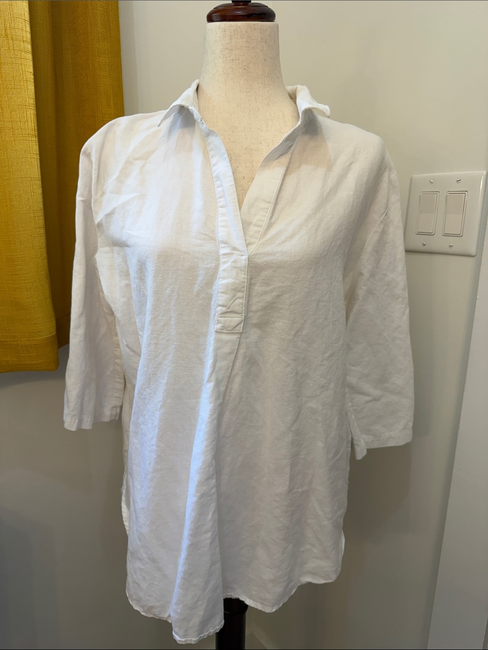 Liz Claiborne White Casual Button-Down Style Shirt